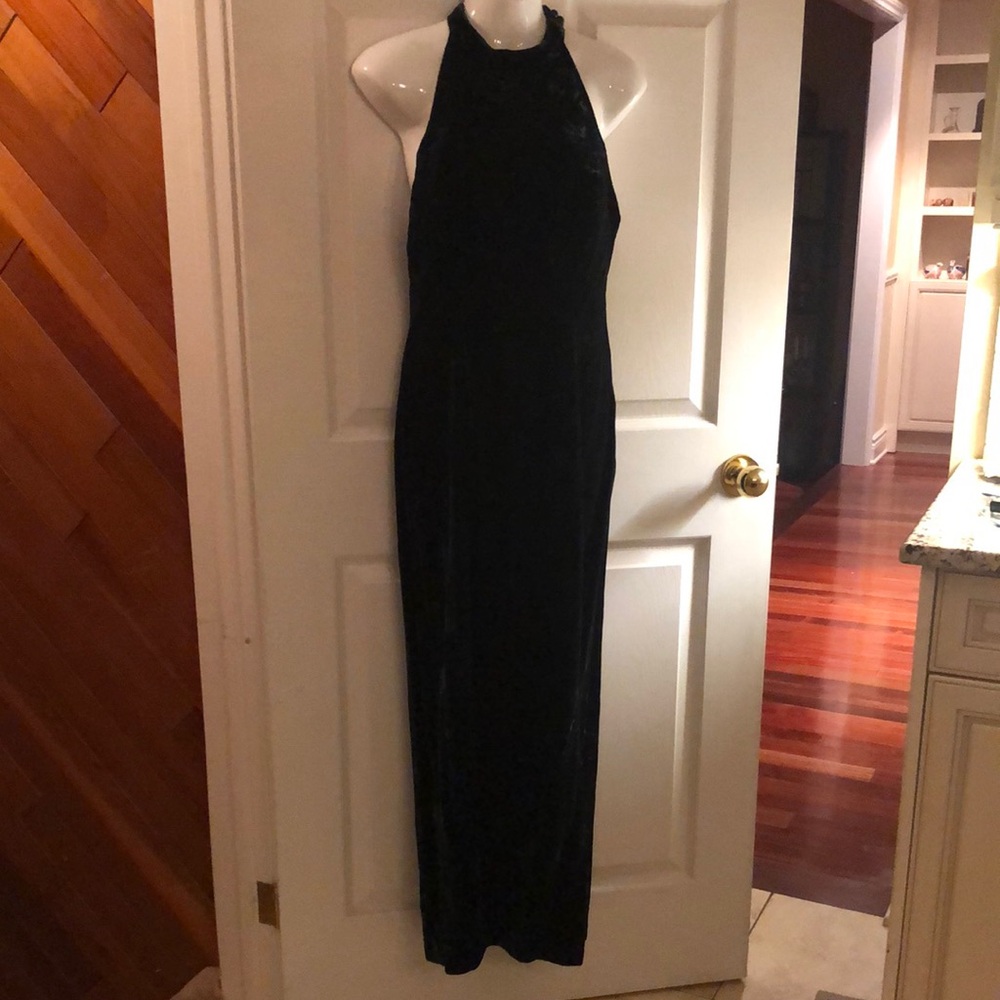 Elegant Dark Green Velvet Sleeveless Maxi Dress